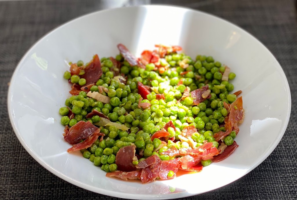 Montana restaurante — Comida y bebida