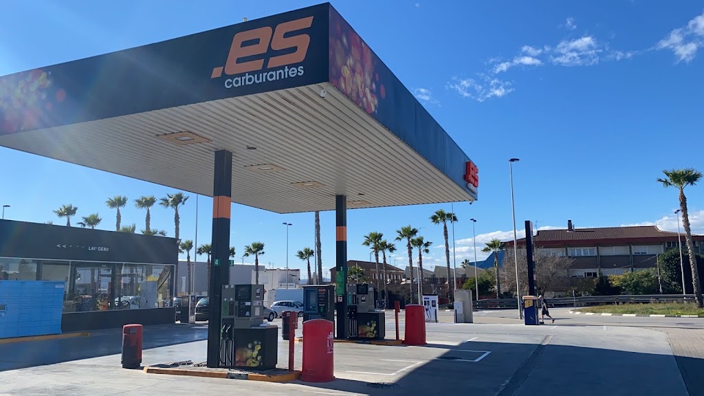 ES CARBURANTES — Exterior