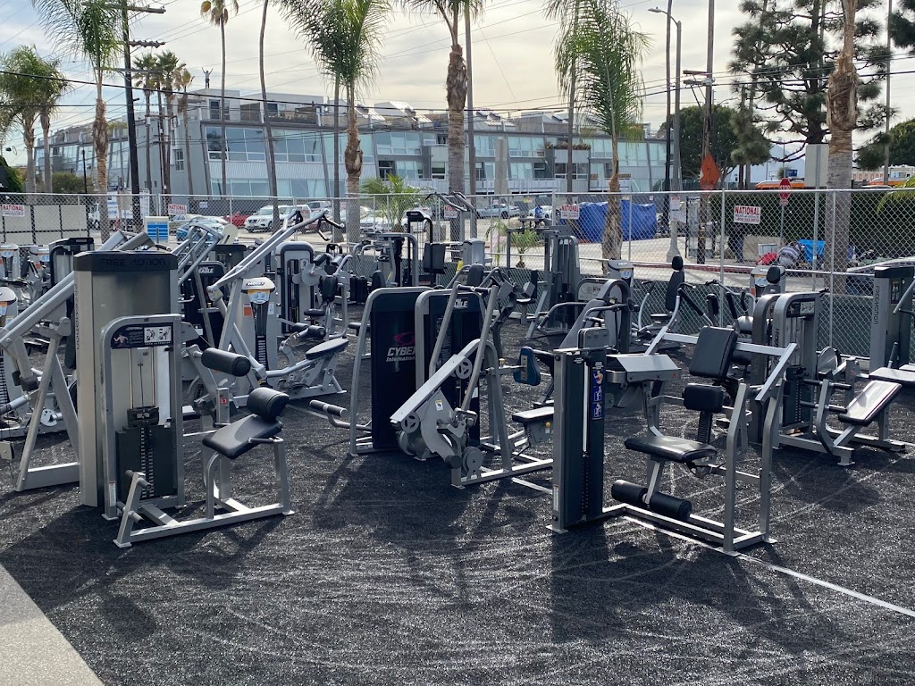  Gold's Gym Venice