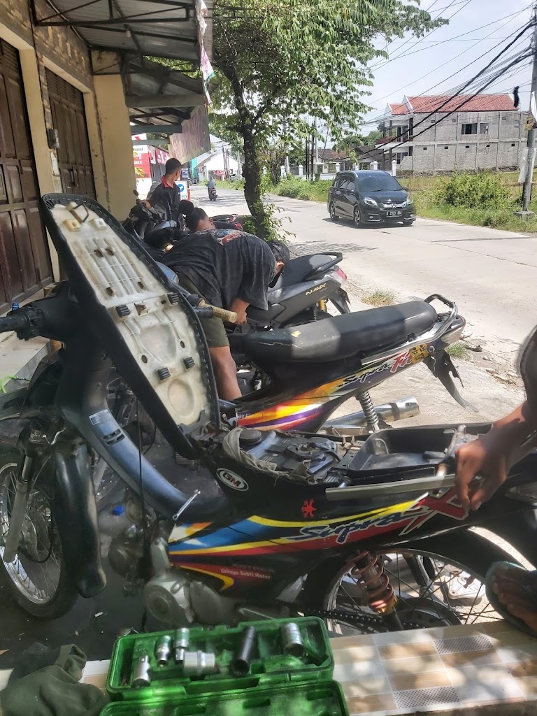Bengkel Berkah Brekele Motor Boyolali, Servis Motor, Ganti Oli, Bongkar Mesin, Tambal Ban, Ganti Ban