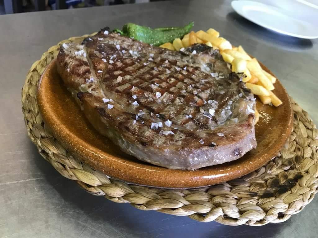 Bar Casa Marta — Comida y bebida