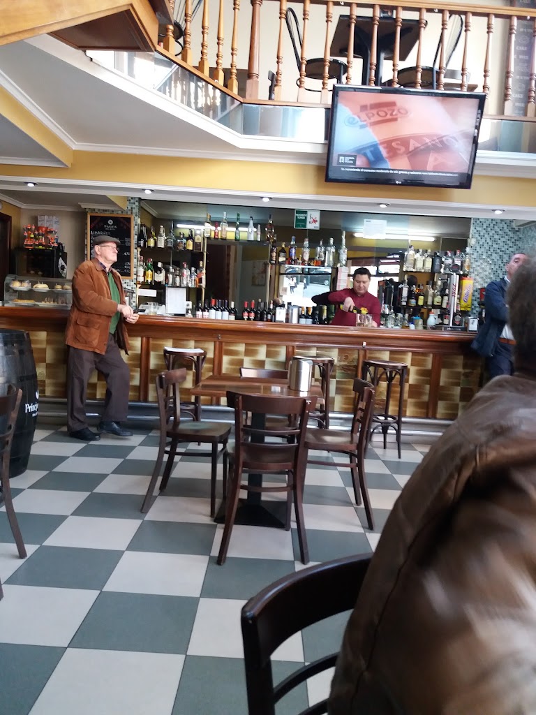 Cafeteria J 14 — Ambiente