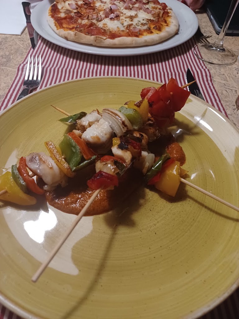 Restaurante La Compostelana — Pizza