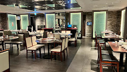 64d0f3162141336cb4d0d615 的照片