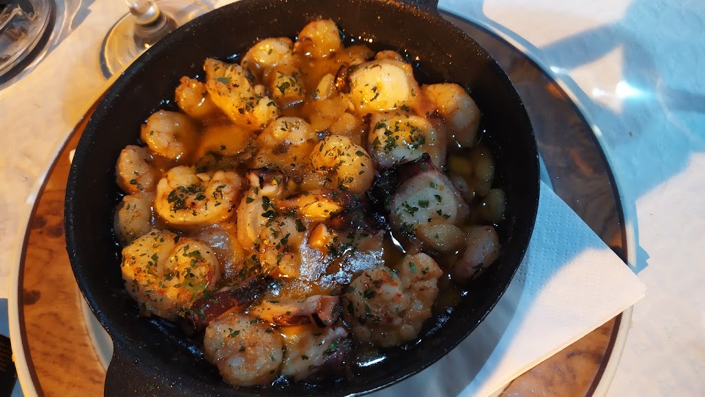 Restaurante parrillada hostal o paraiso — Gambas al ajillo