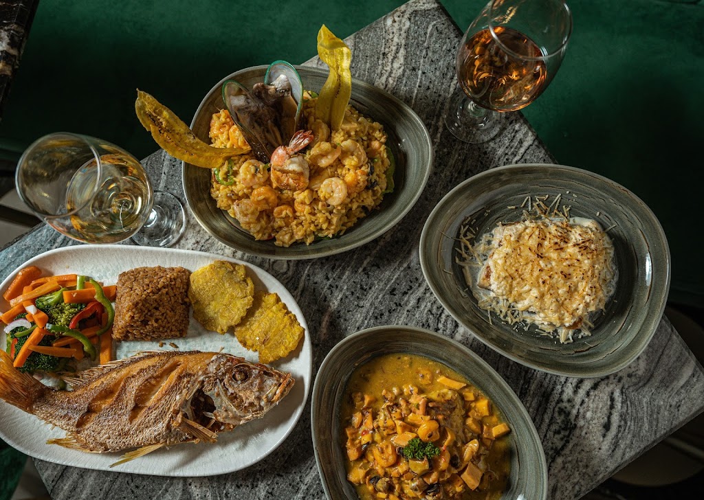 Restaurante San Valentin — Comida y bebida