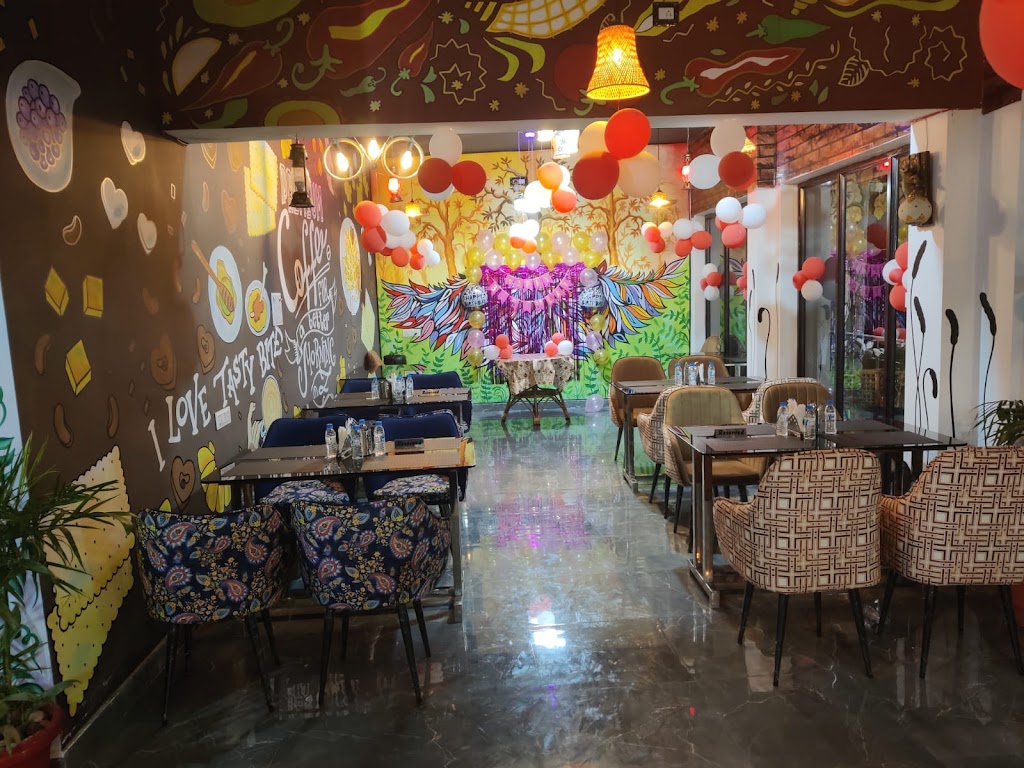 Kalavi Restaurant