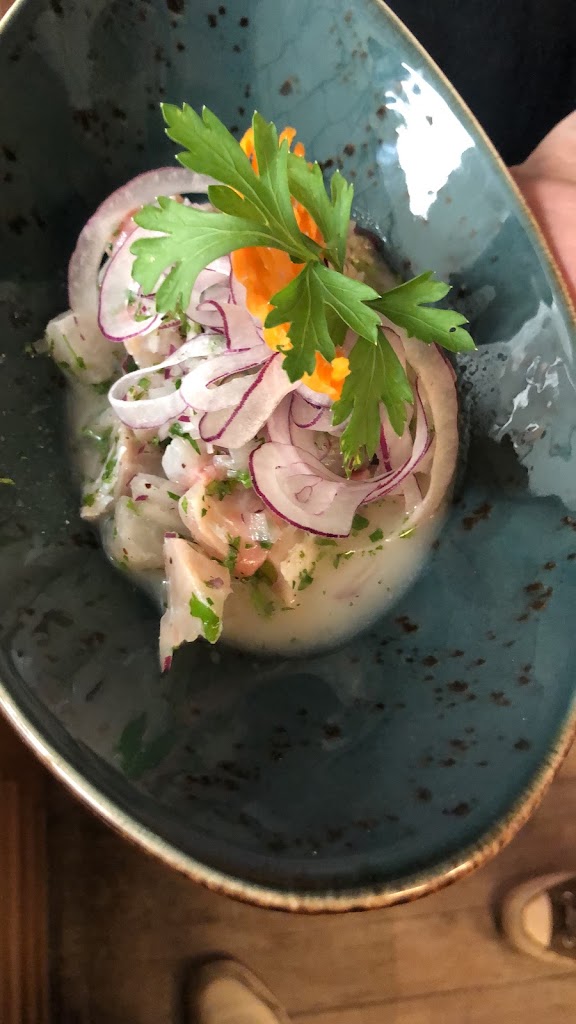 Restaurante Grill Mares — Comida y bebida