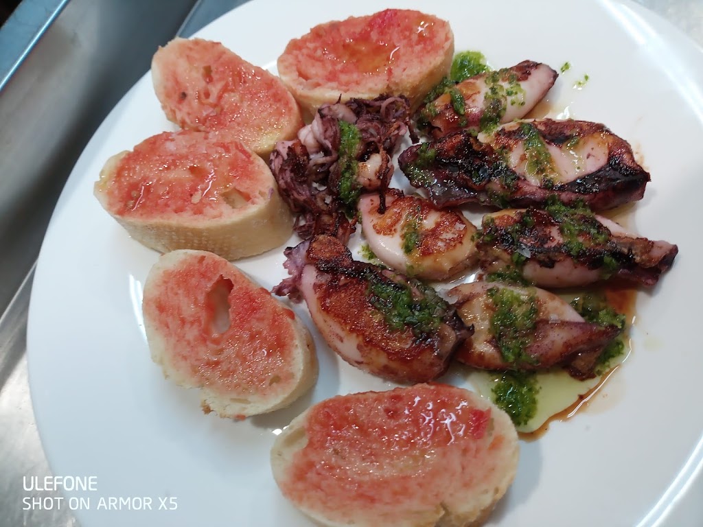 Bar restaurant la cantonada — Comida y bebida
