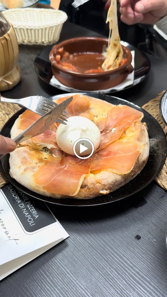 Trattoria di Napoli — Videos
