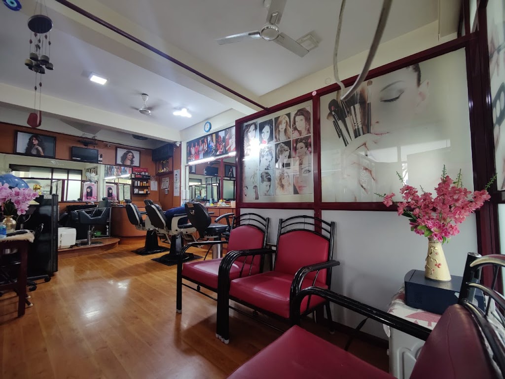 Aishwarya Beauty Parlour