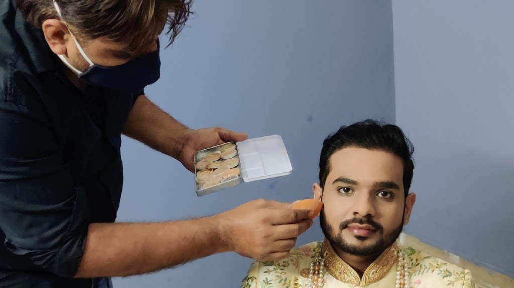 Bobby Unisex Salon Hair Patching Hair Smoothining Bride Groom Make Up Tatto