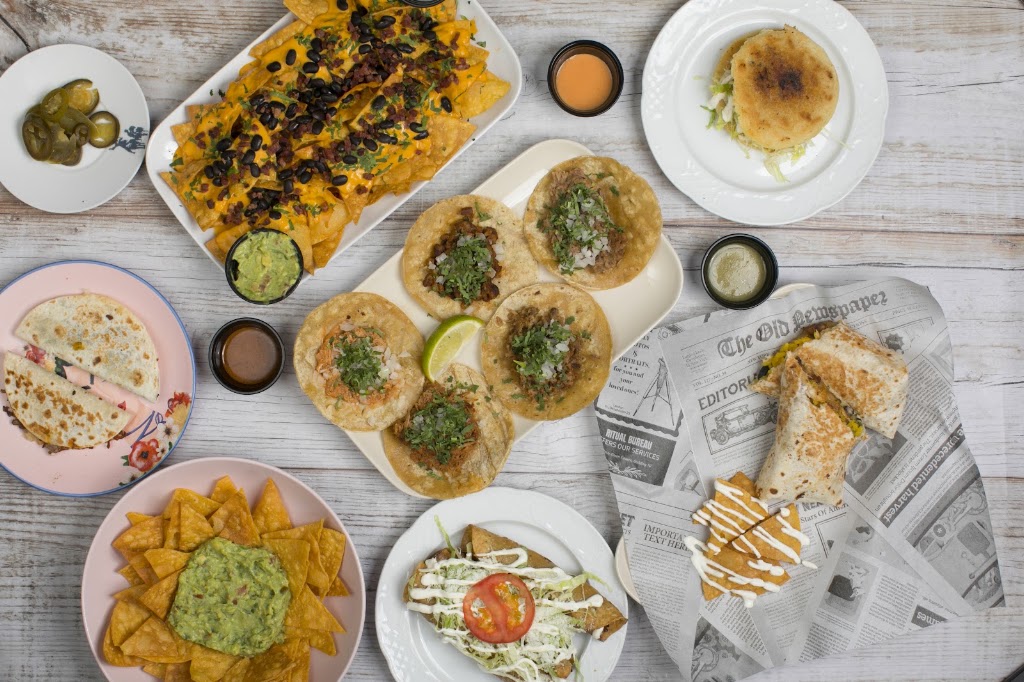 Restaurante Taqueria Mexicana Besame — Comida y bebida