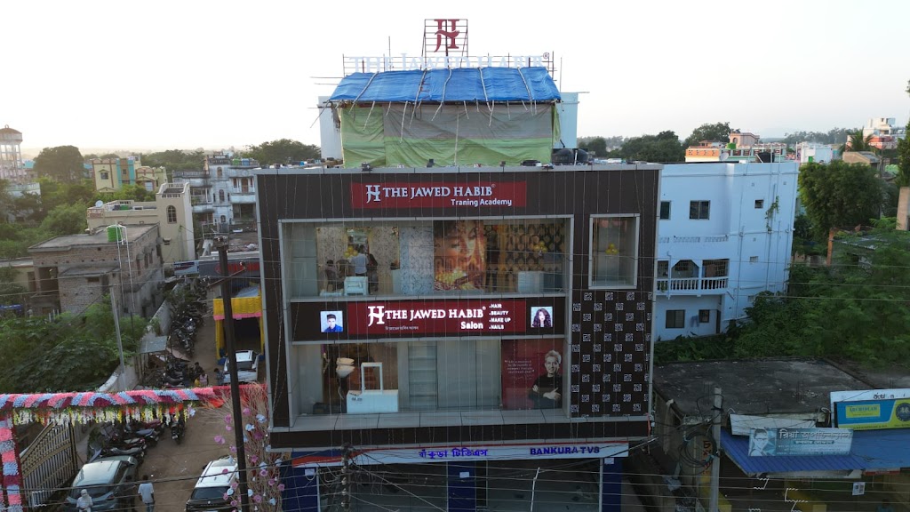 The Jawed Habib Luxury Family Salon