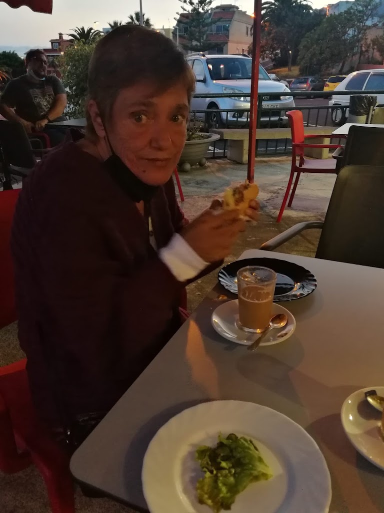 Kiosco Tagoja — Comida y bebida