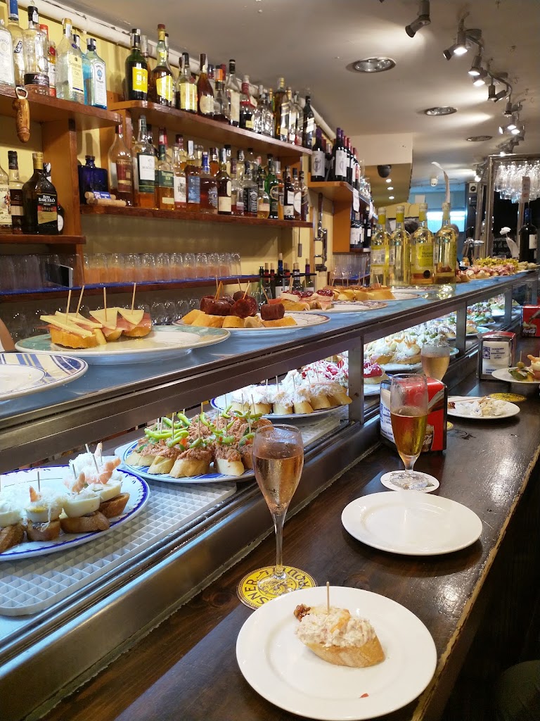Restaurante gure txoko — Comida y bebida