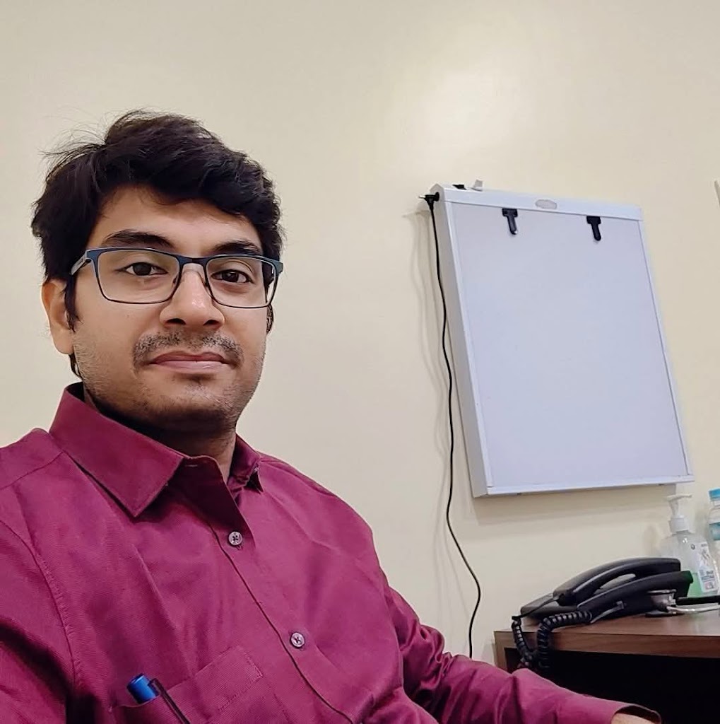 Dr. Dr Abir Sadhukhan Mbbs Md Drnb Critical Care Medicine