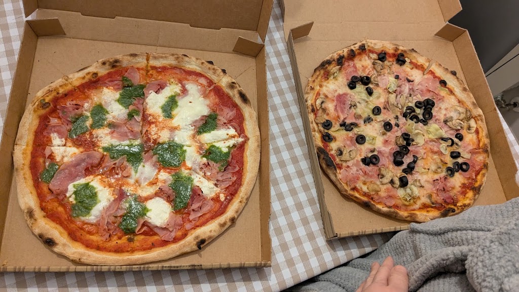 Pizzeria Crunch — Pizza