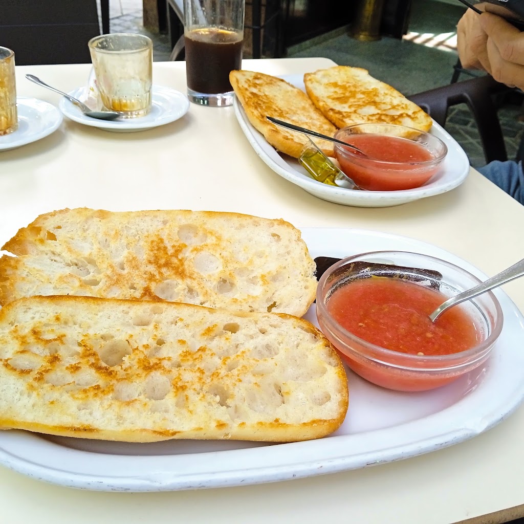 Cafeteria Bar BIZ VAZ — Comida y bebida