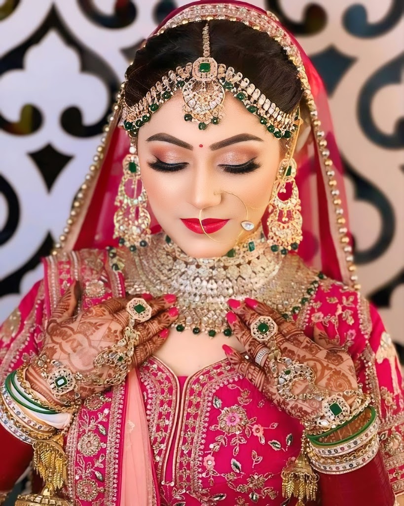 Khushboo Makeover Salon And Academy