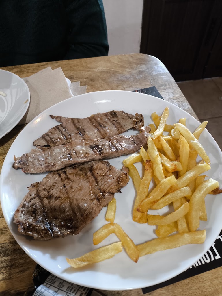 Chiringuito El Esquinazo — Comida y bebida