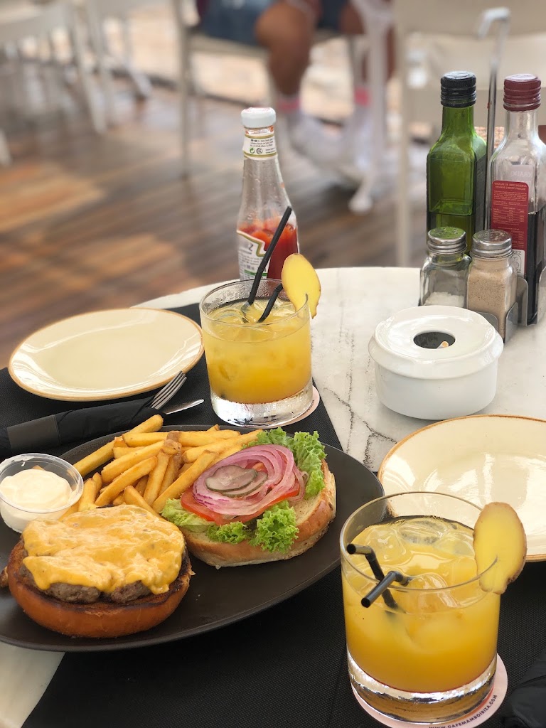 Bar Mambo — Comida y bebida