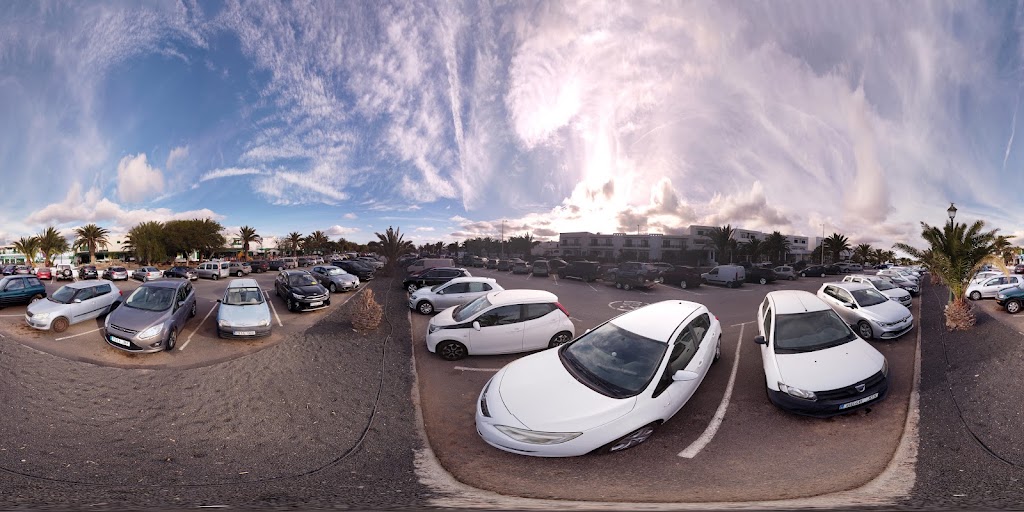 Las Cucharas Car Park — Estacionamiento