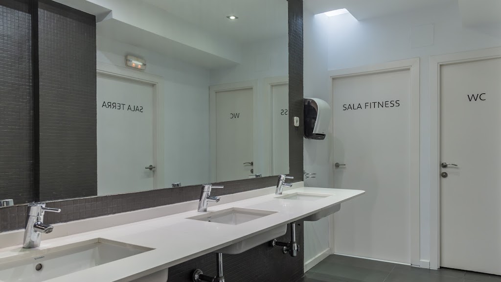 Dona 10 Centre de Pilates i Ioga Barcelona - Carrer de Corsega — Del propietario
