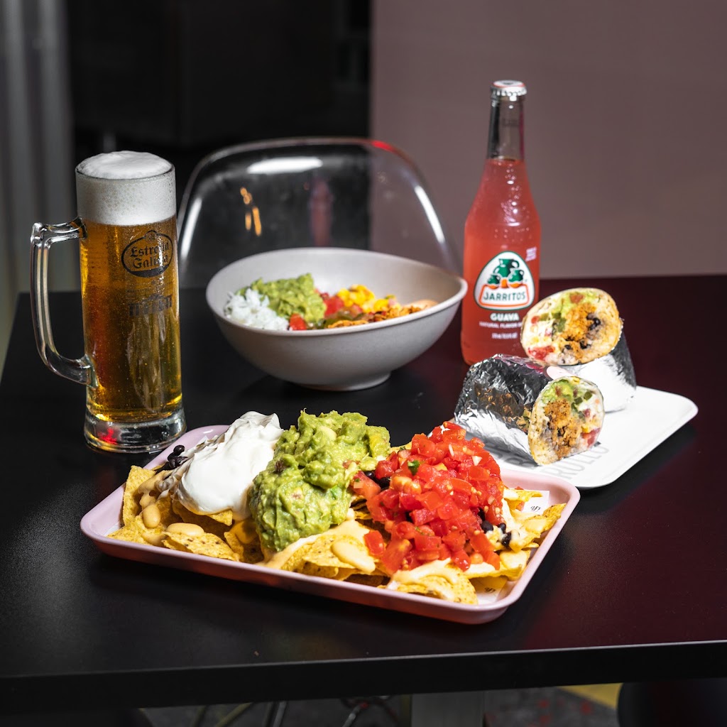 Restaurante Yanko's — Comida y bebida