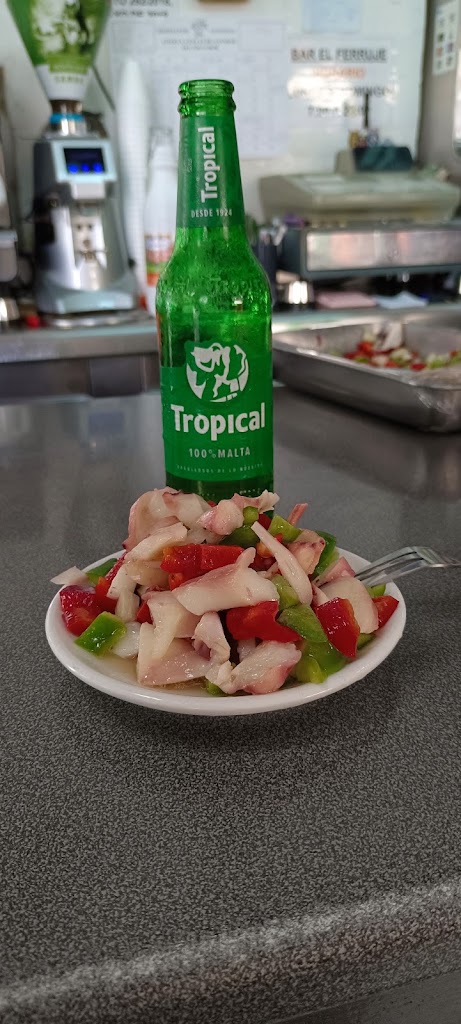 Bar Cafeteria El Ferruje — Comida y bebida