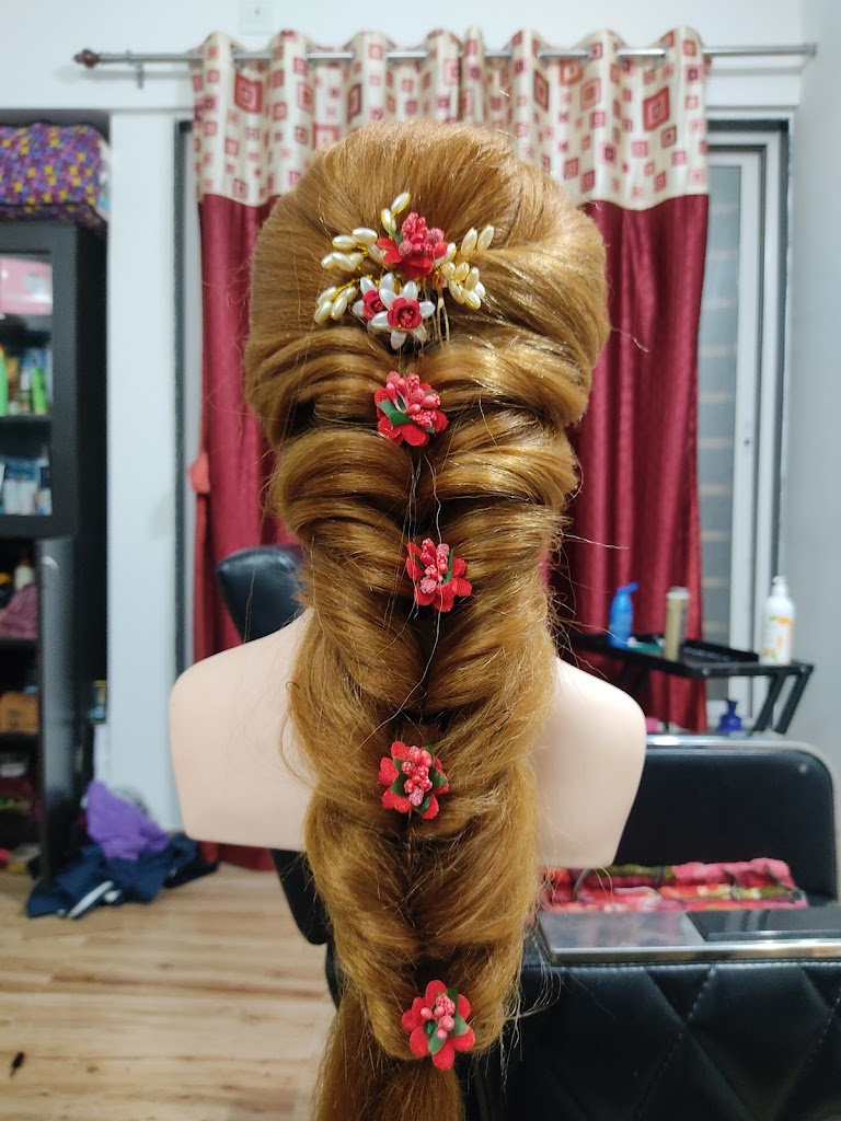 Lado S Makeover Beauty Parlour Ladies