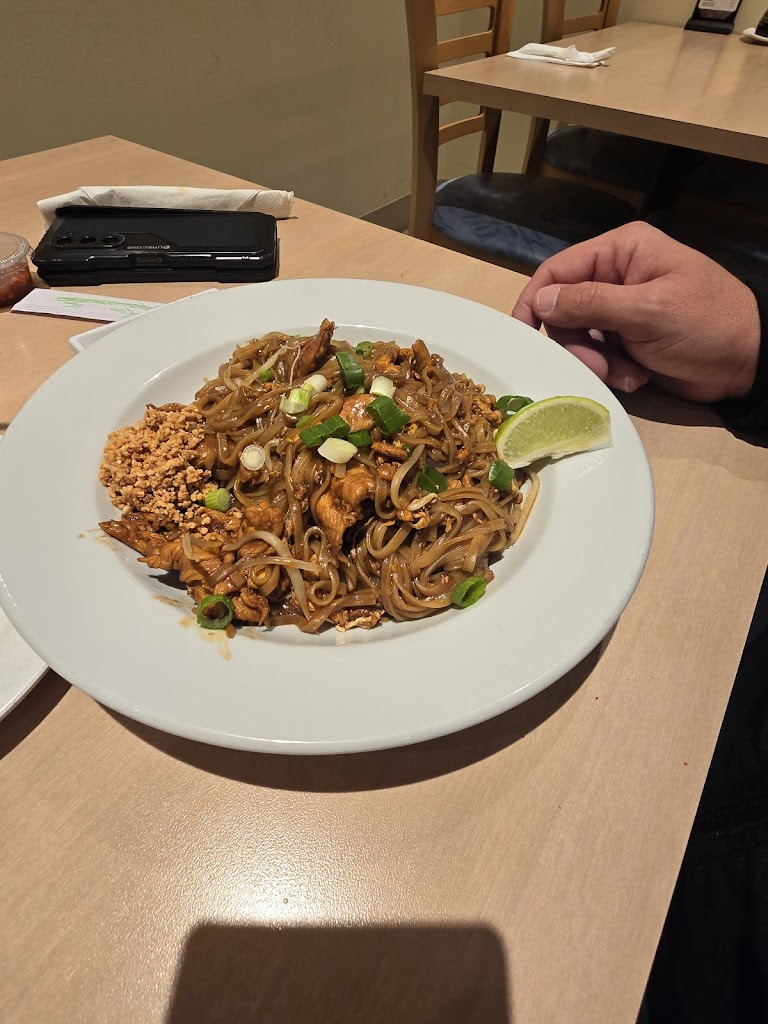 Mei Thai Restaurant & Sushi Bar