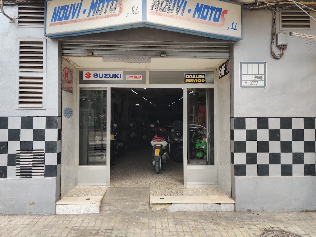 Nouvi Motos — Exterior