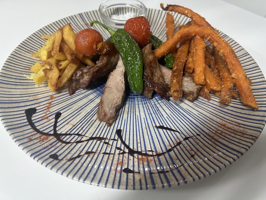 Meson Casa Luka — Comida y bebida