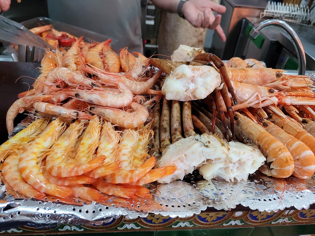 Bar 4 Puertas — Comida y bebida