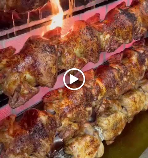 Amador Cafeteria, Restaurante, Comidas para llevar. Trabajamos con previo encargos, antes dd las 12:30h. — Del propietario