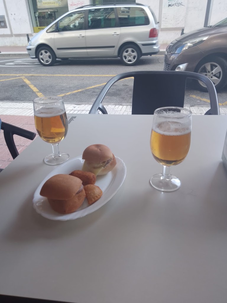 Meson Ruenjo — Comida y bebida