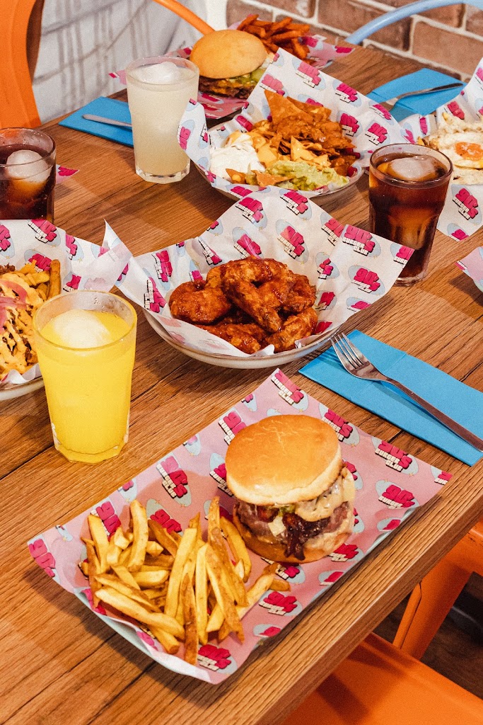 90s Burger Club — Comida y bebida