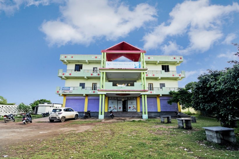 Sri Sai Palace Boarding And Lodging Bar And Restaurant