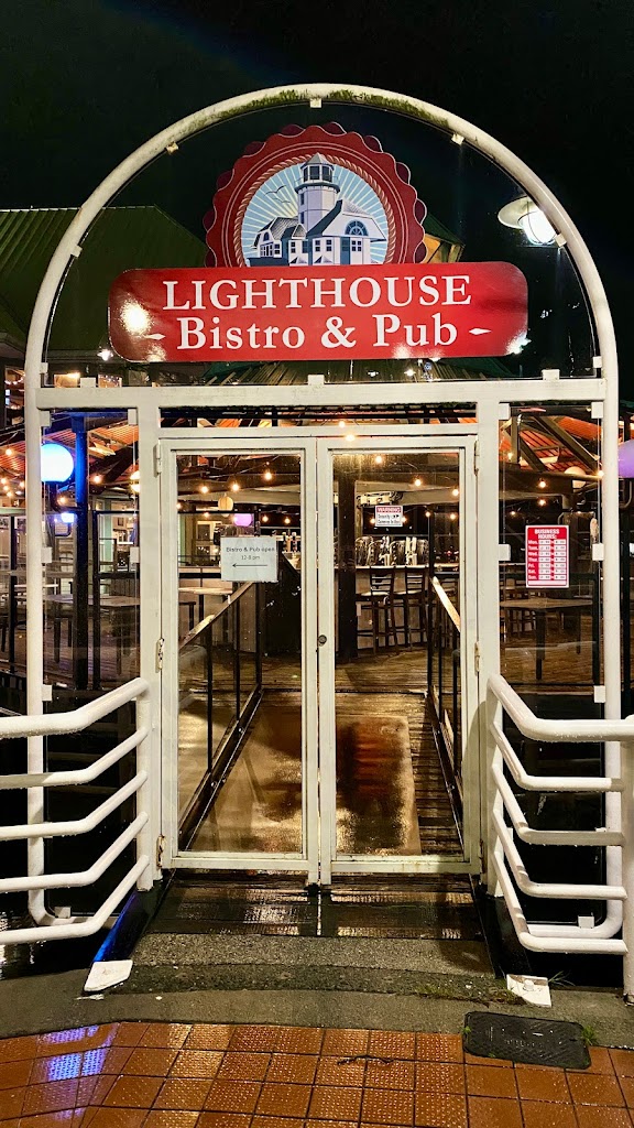 Lighthouse Bistro & Pub in Nanaimo