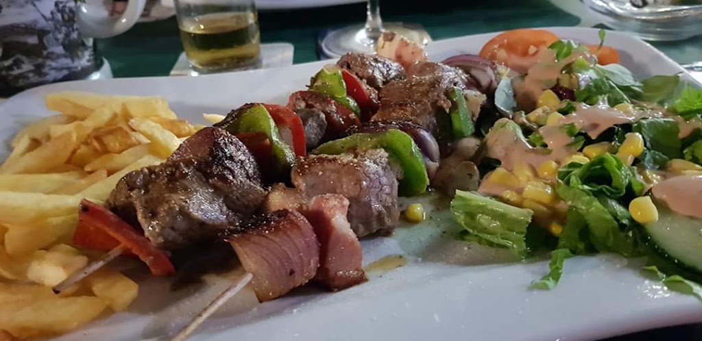 SportsBar Kolsches Eck — Comida y bebida
