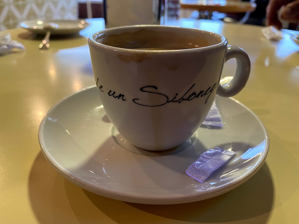Meson do Cabrito — Comida y bebida