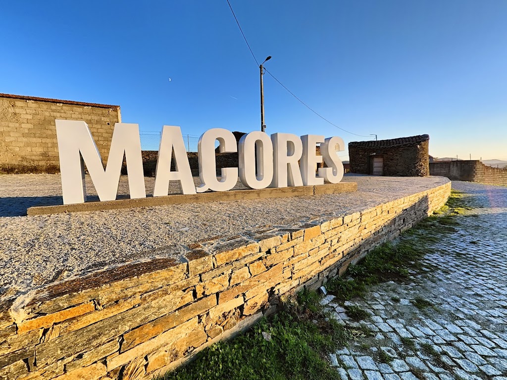 Monumento ao Sao Martinho de Macores