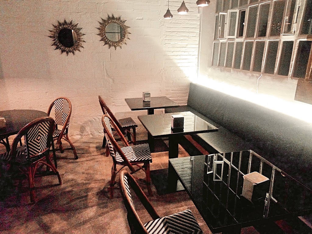 Trini's Cafe Bistro — Ambiente