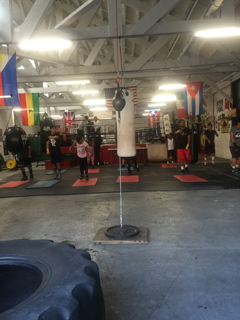  Lightnings Boxing Club