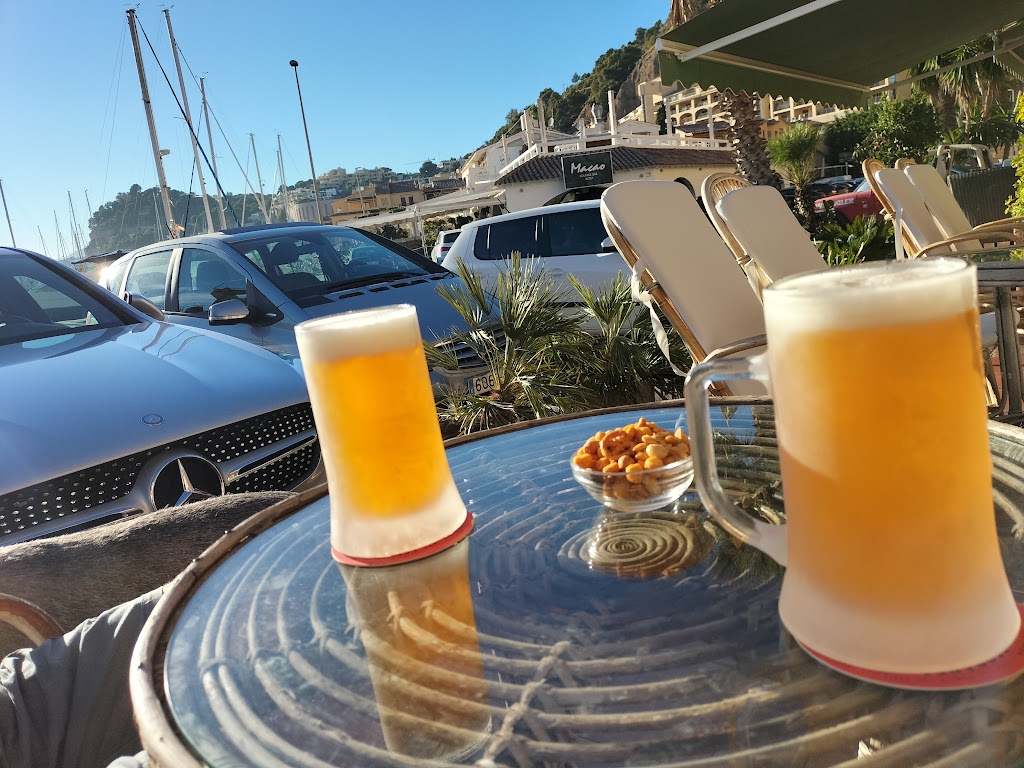 Pub El Bar — Comida y bebida
