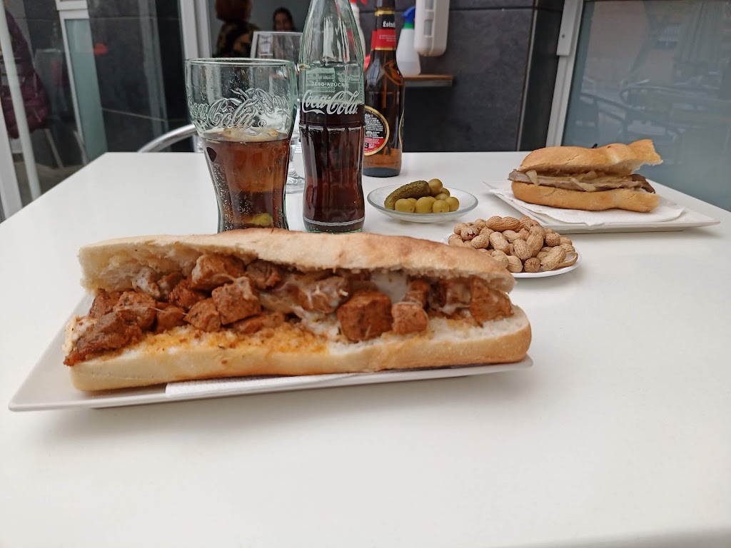 Nostrum Cafe Y Pan — Comida y bebida