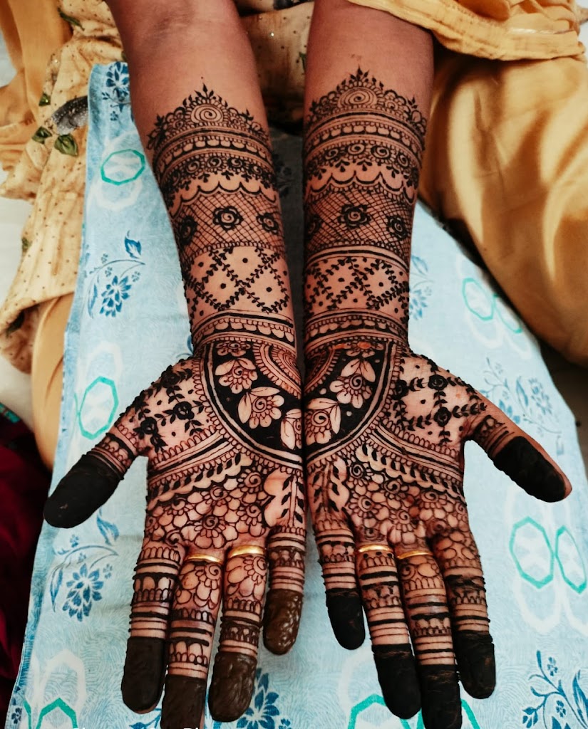 Black And White Beauty Parlour