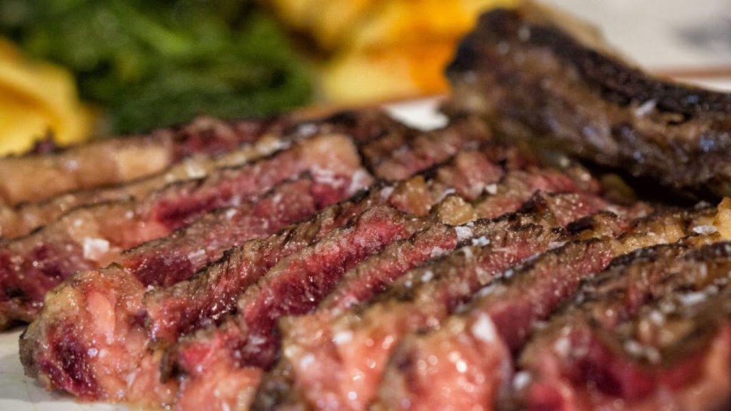 Las Brasas de Alberto — Comida y bebida
