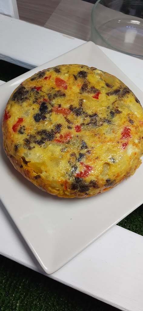 Lady Eleanor Cafeteria — Comida y bebida